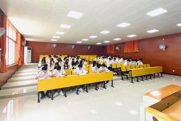 二、办学特色介绍